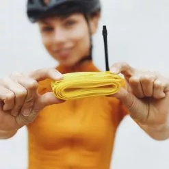 Camera D'aria Pirelli Cinturato Reinforced SmartTUBE Valvola Presta Da 60 Mm Giallo -Sconto Pedali Ciclismo in Italia pir 4149900 003